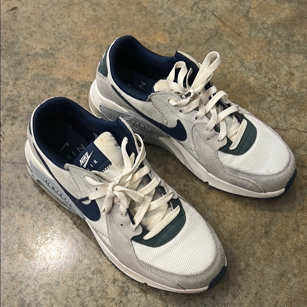 Nike Men's Air Max Excee White and Navy Sneakers